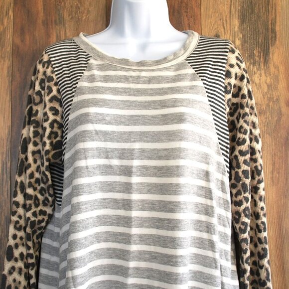 Lovely J Women's Long Sleeve Gray/White Stripe Cheetah Print Top M - Picture 1 of 4